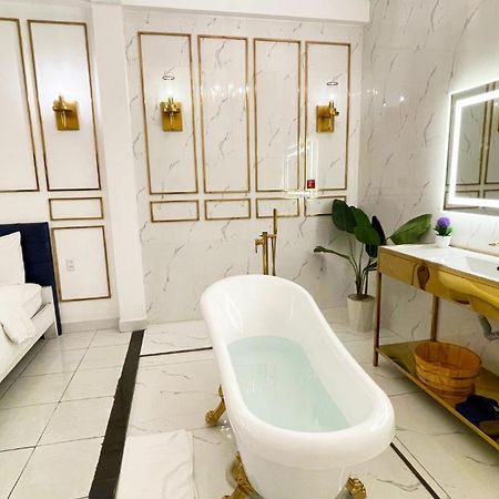 A In Hotel Glamour مدينة هوشي منه المظهر الخارجي الصورة